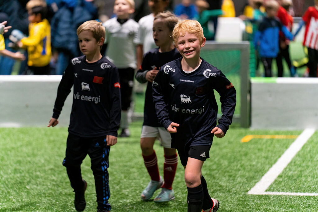 Players in action at the Vår Energi Cup