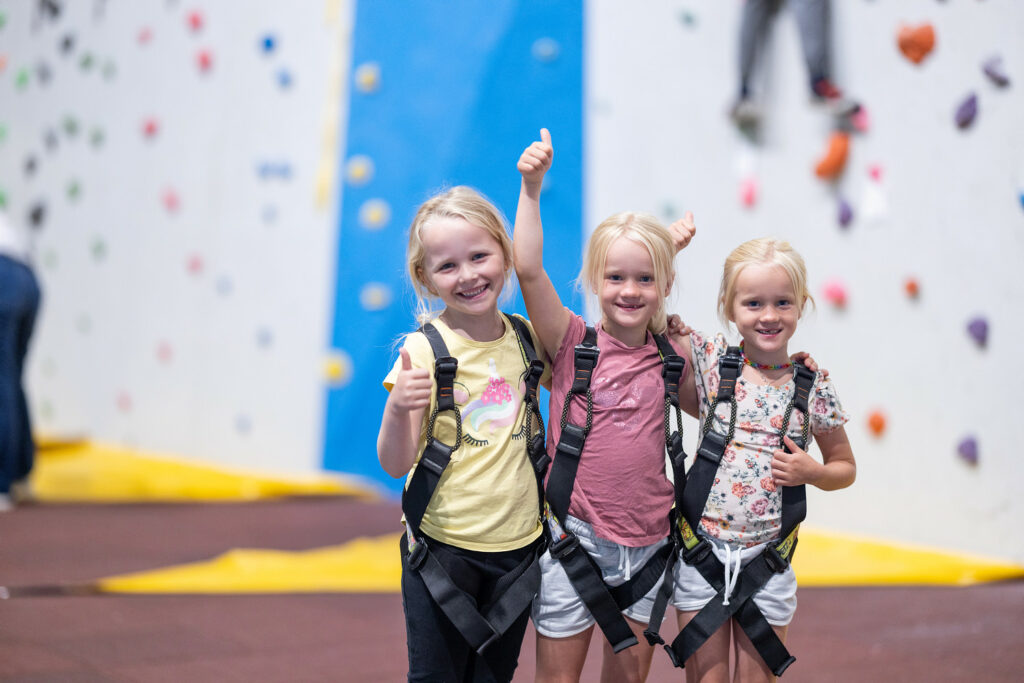 Happy kids in Vår Energi Arena Sørmarka